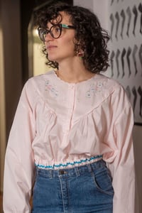 Image 1 of Camicia da notte rosa con zigzag celeste