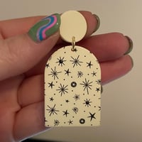 Pale Yellow Sparkle Dangles (sizes 2g-00g)