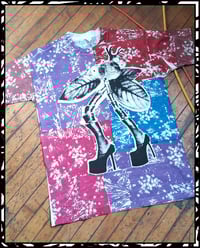 Image 3 of BERRY HEELS TEE [XL]