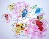 Image 2 of Pikmin Linked charm & pins