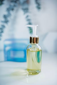 Image 3 of Glossier Body Hero Oil Body Wash
