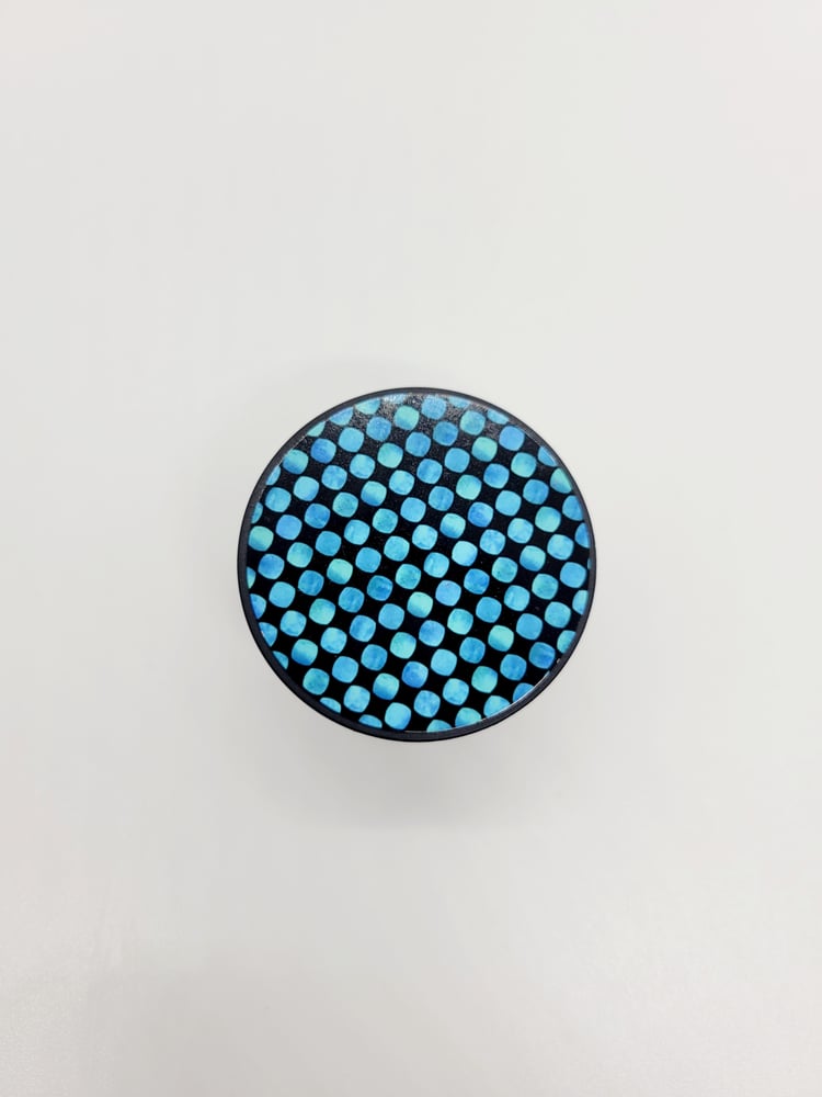 Image of Checkered Pattern Phone Grip