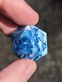 Image 4 of Gummy Shark Standard D20 Single