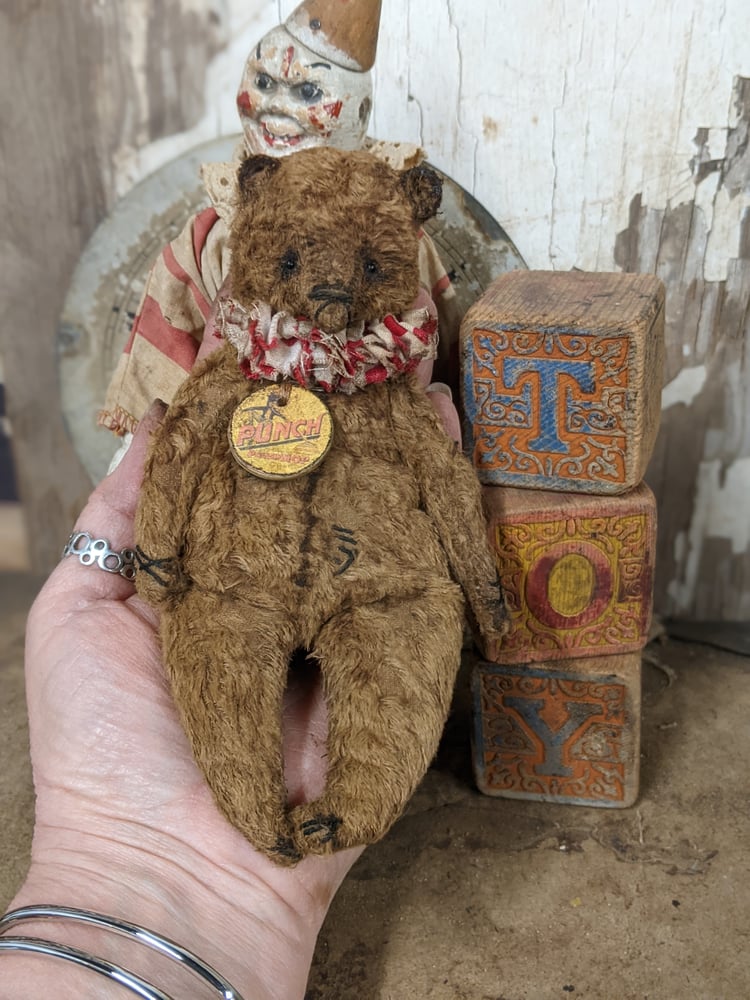 Image of  NEW DESIGN - 6"  -  PUNCH - primitive little Old Worn Teddy Bear by whendi's bears