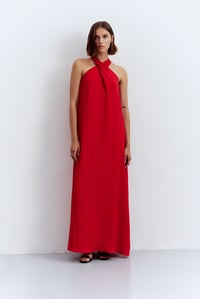 Image 3 of Vestido largo cuello halter rojo