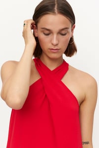 Image 5 of Vestido largo cuello halter rojo