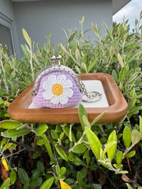 Mini daisy coin purse with a keychain
