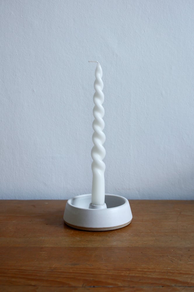 Image of SNOW candlestick