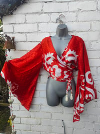 Image 5 of Stevie sari top with recycled fabric -RED and white 