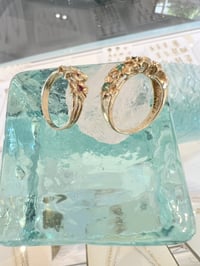 Image 2 of 14k solid gold vintage plumeria Hawaiian ring        (5 emeralds, 3 ruby)