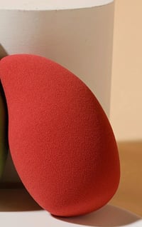 Image 2 of Beauty Blender Sponge 