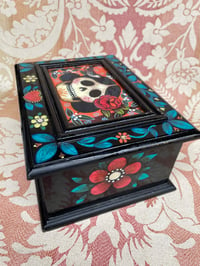 Image 3 of Painted box Rosa