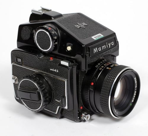 Image of Mamiya M645 6X4.5 medium format camera w/80mm F2.8 C lens +AE Prism +case #9269