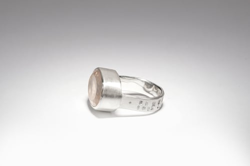 Image of "May beauty..." silver ring with rose quartz  ·  QUA POLLES, UT SIT TIBI FORMA PERENNIS  ·