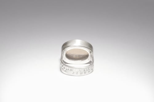 Image of "May beauty..." silver ring with rose quartz · QUA POLLES, UT SIT TIBI FORMA PERENNIS ·