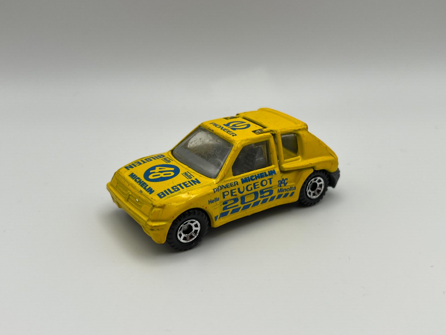 Matchbox Peugeot 205 Yellow (1) 