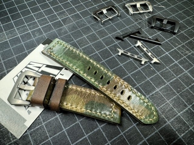 Image of c4 22mm Camo Strap (Apple Watch Compatible)