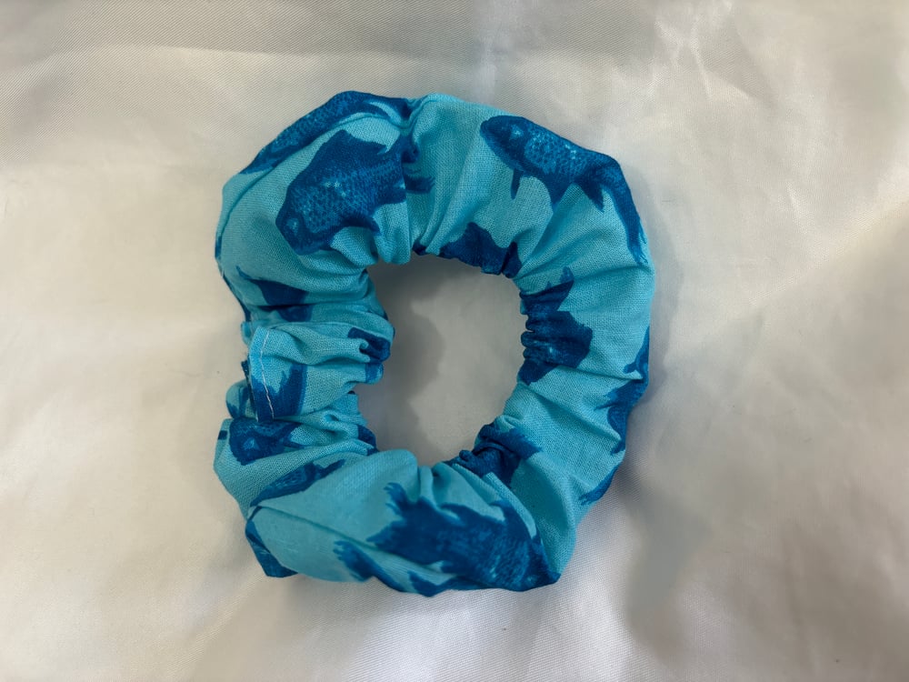 Image of Fish Crinkly Catnip Scrunchie 