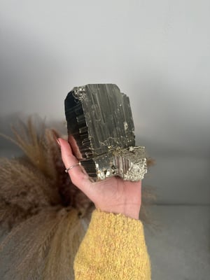 XL LUSTEROUS PERUVIAN CUBIC PYRITE B