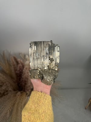 XL LUSTEROUS PERUVIAN CUBIC PYRITE B