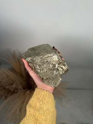 XL LUSTEROUS PERUVIAN CUBIC PYRITE B