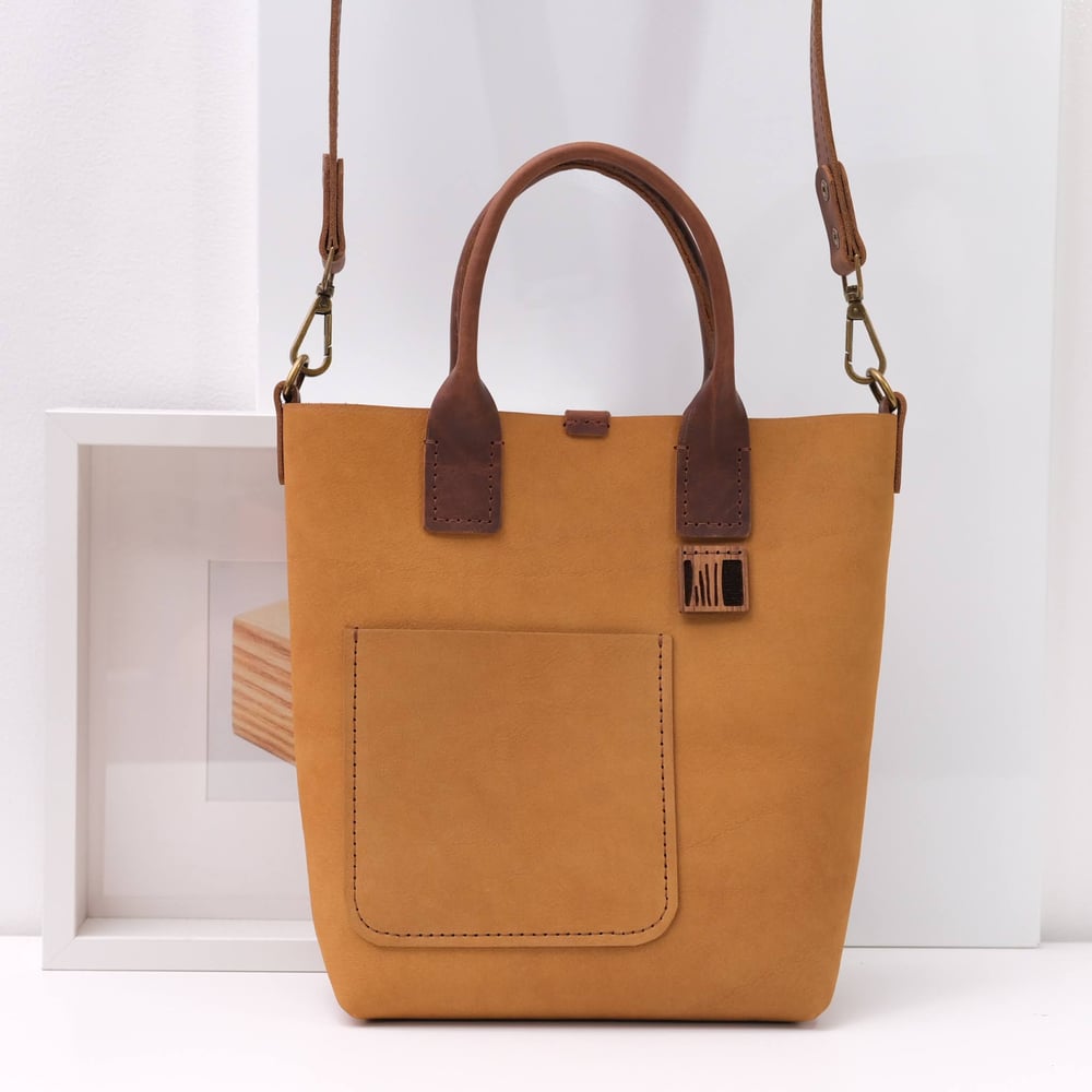Image of One-off Two-way Tote in camel