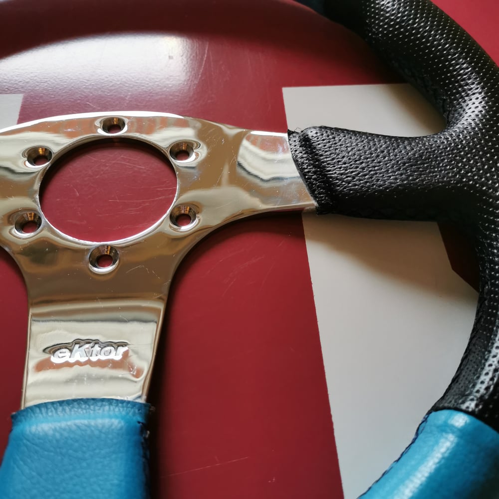 Volant EKTOR cuir bleu et noir