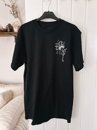 Image 2 of Floral Tee Black Deluxe