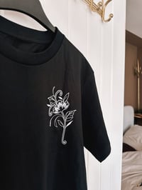 Image 3 of Floral Tee Black Deluxe