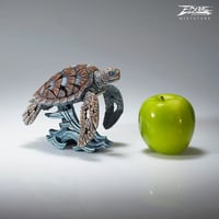 Image 2 of Edge Sculpture "Sea Turtle Miniature"