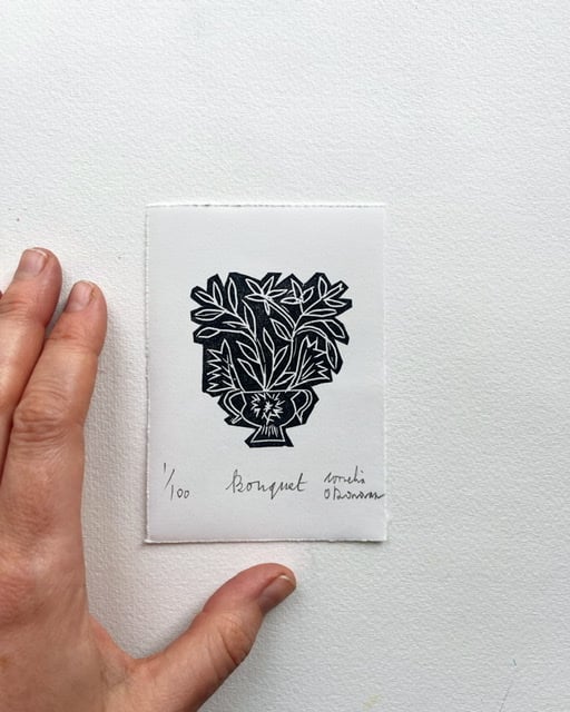 Image of bouquet relief print 