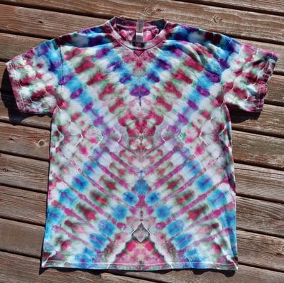 Image of Rainbow Fluorite Skies Graphic Ice Dye T-Shirt