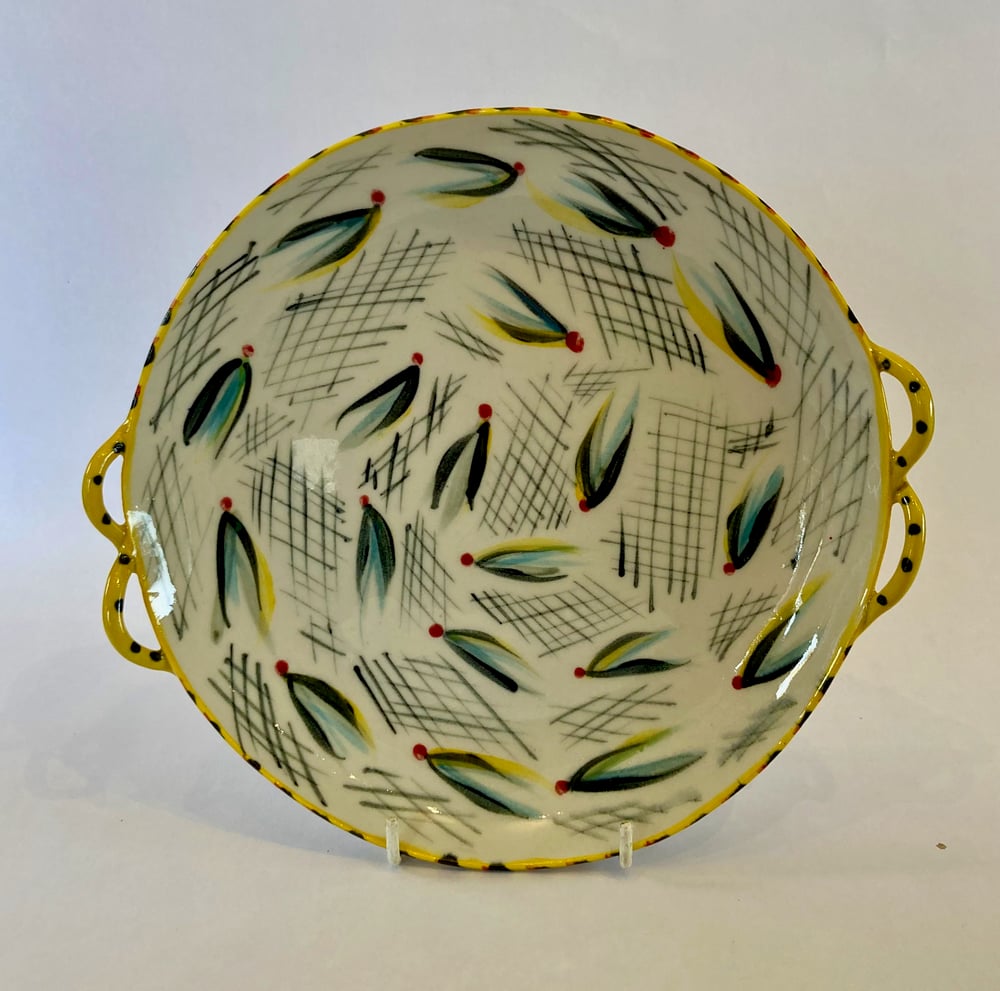Image of Yellow dish and small bowl