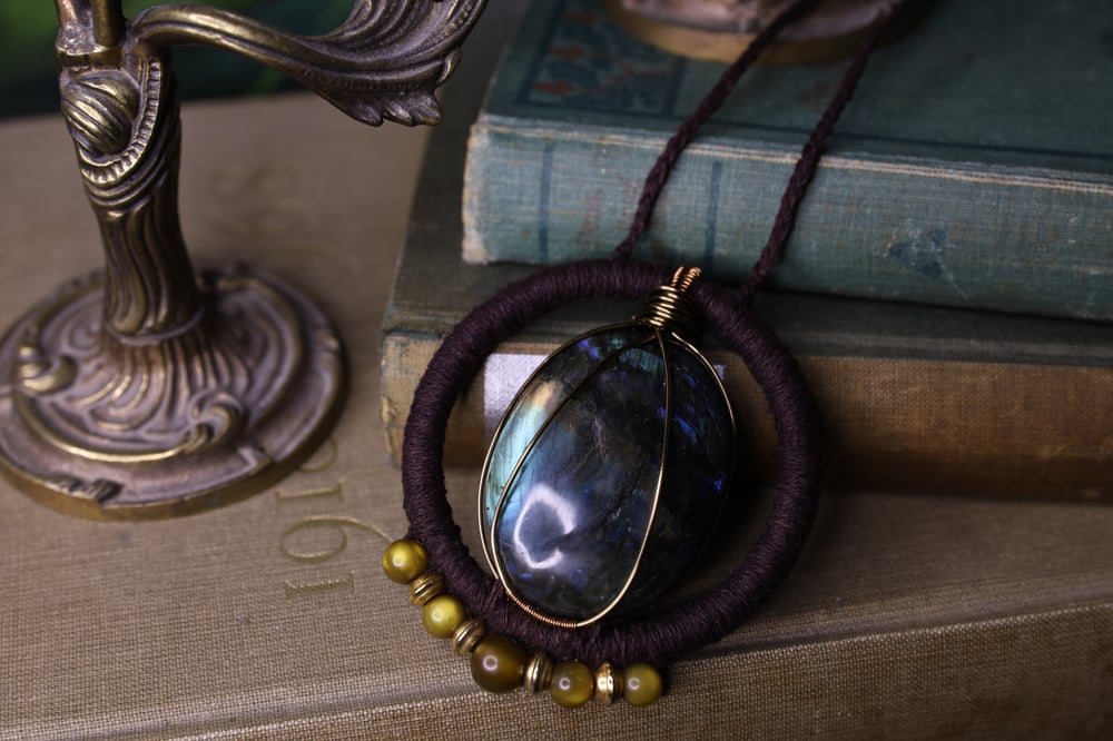 Image of Brown hemp labradorite green beads necklace