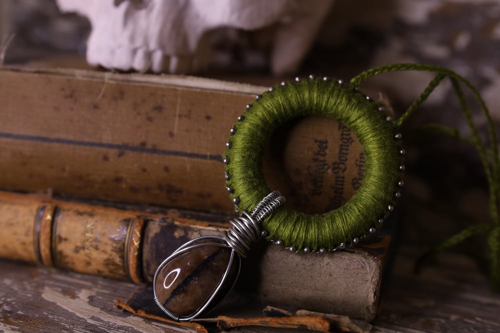 Image of Green linen chiastolite necklace