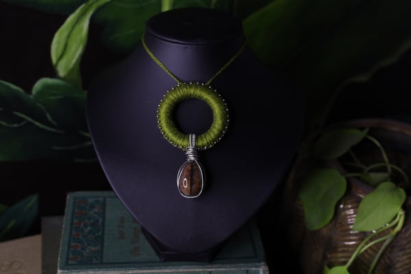 Image of Green linen chiastolite necklace