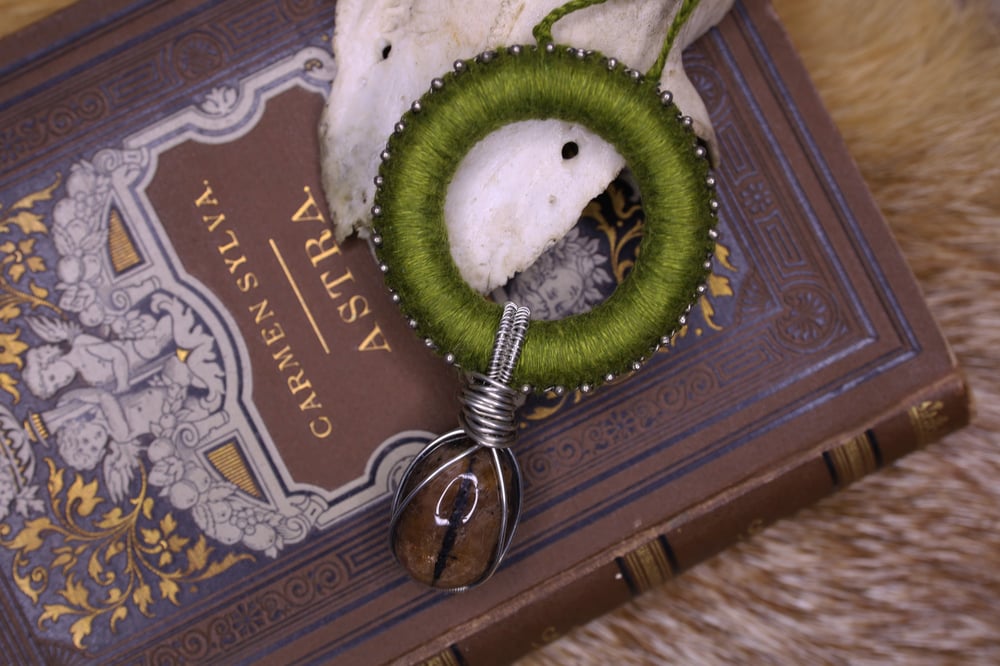 Image of Green linen chiastolite necklace