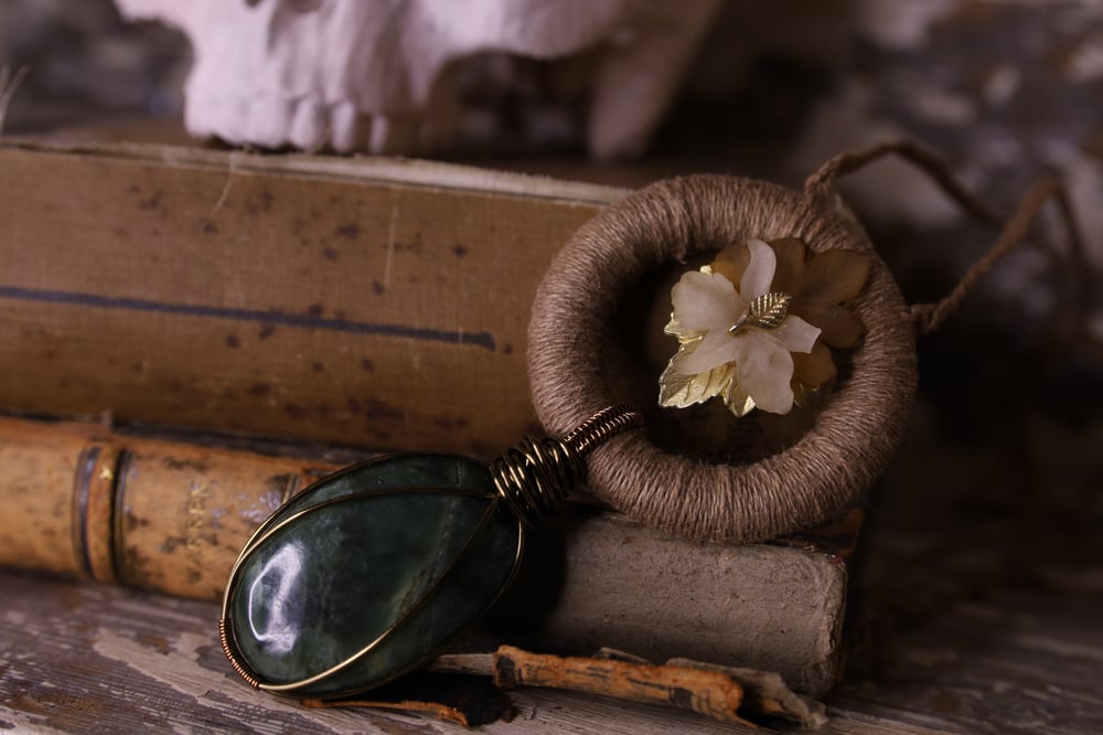 Image of Beige hemp jade nephrite necklace