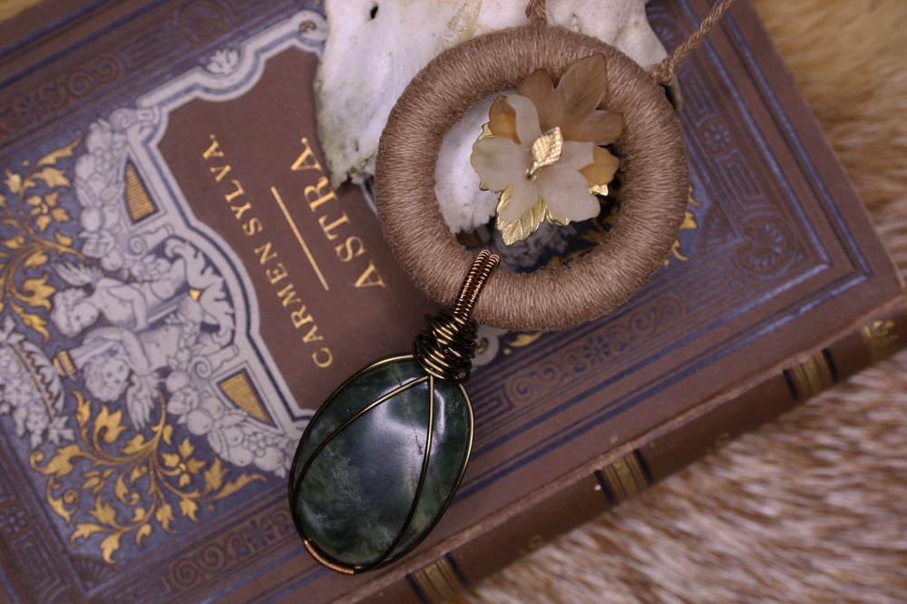 Image of Beige hemp jade nephrite necklace