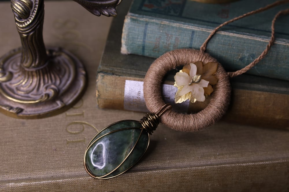 Image of Beige hemp jade nephrite necklace