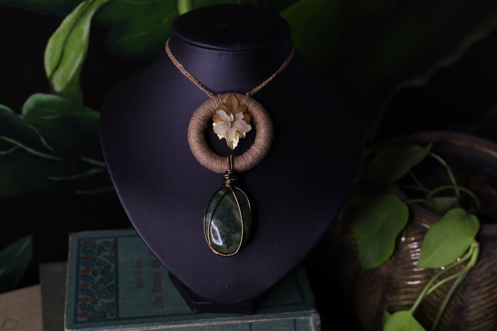 Image of Beige hemp jade nephrite necklace