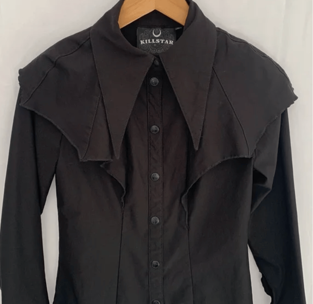 Image of bat collar button up top