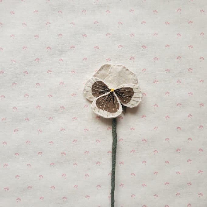 Image of White fabric Pansy