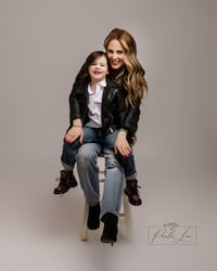 Image 5 of Timeless Motherhood Sessions (DEPOSIT)