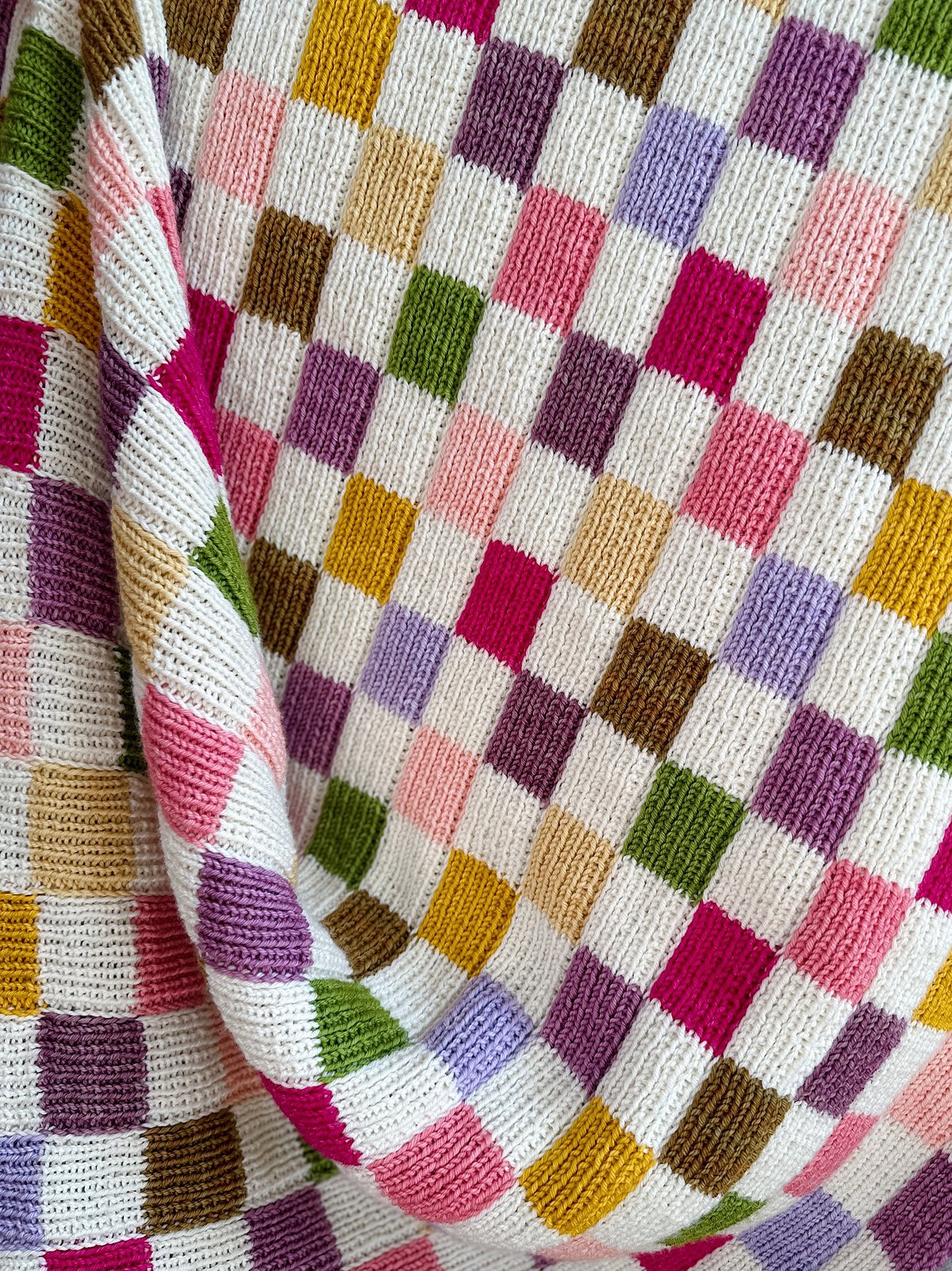 Daisy Jones (PREORDER 12-16 WEEKS)