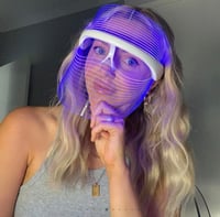 Social skin 3 in 1 light therapy mask 