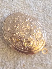 Image 4 of Floral Locket Pendant Necklace on 20" Chain **Imperfect Please See Description** 