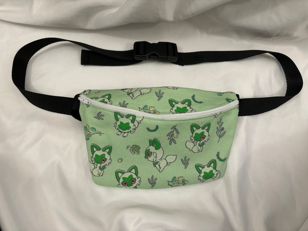 Image of Grass Cat Fanny Pack