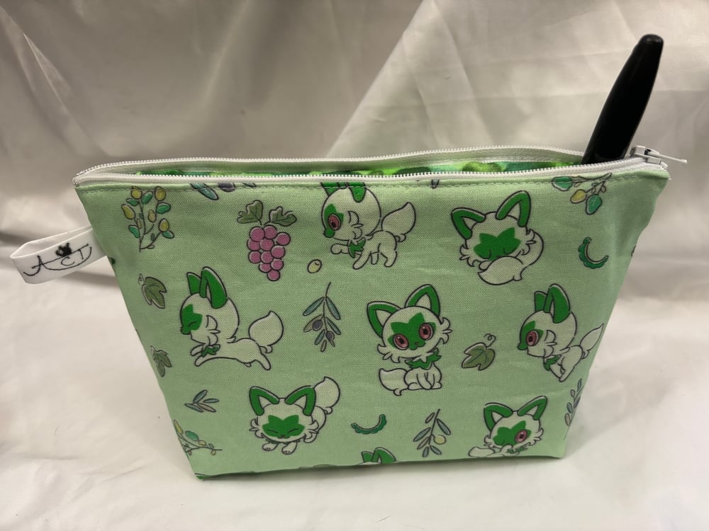Image of Grass Cat Zipper Pouch