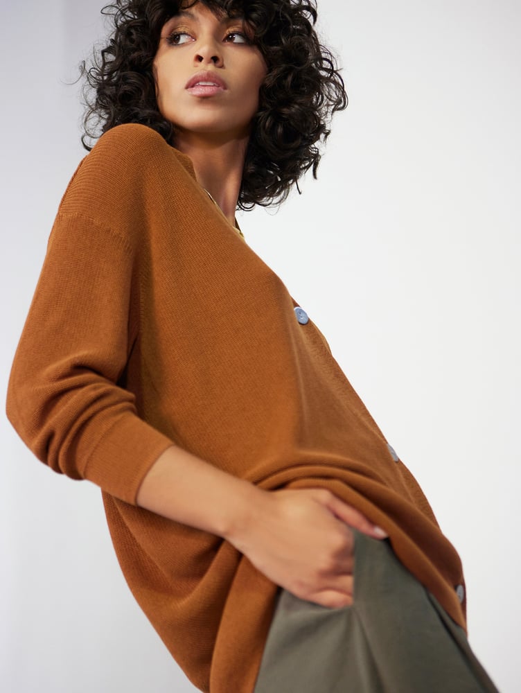 Image of Cardigan Kamali Camel oscuro